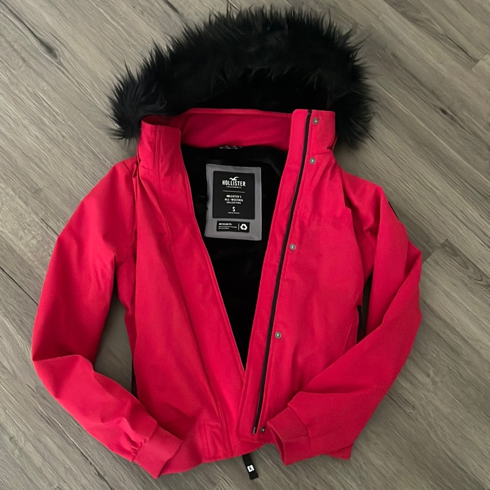 Hollister all-weather jacket in Red size small.